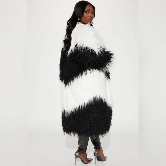 NWT Black and White Faux Fur Coat 2X - Picture 6 of 7